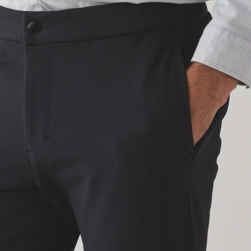 Lululemon Sojourn Pant Black 33 x 32 EUC